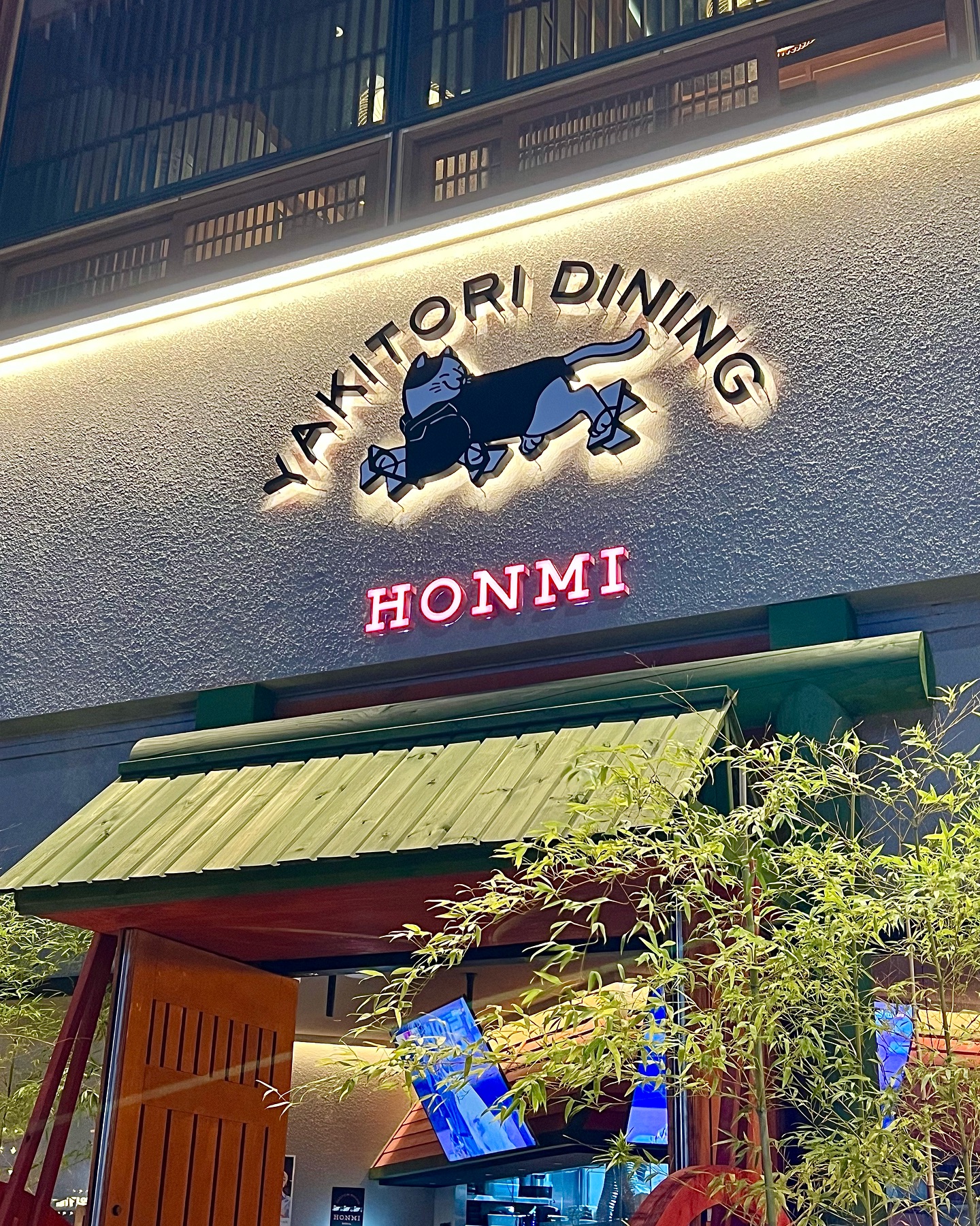 야당술집 ”혼미” 다녀간 후기 honmi_pajuyadang 🥂💓

-

파주 야당에 많은 술집 중 맛도있고 분위기 좋은
혼미 ,,🫶🏻💓 조개탕 정말 시원하고 깔끔해서 
탑쌓고 먹었다. 항정살 꼬치 100번 먹고싶은 맛인데
품절되서 아숩 🥹 가게 오픈형으로 넘 시원하고 
분위기 정말 좋았던 혼미 🫶🏻🥰 

-

#파주맛집 #야당맛집 #야당술집