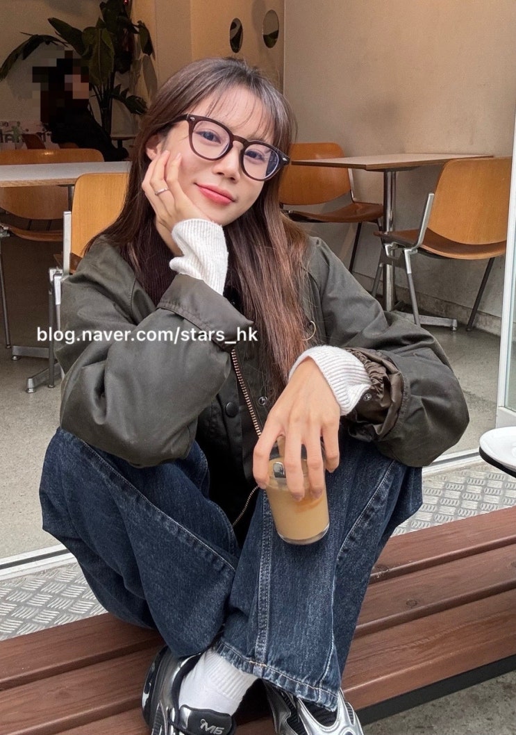 20대여자 뿔테안경코디 뿔테안경추천 모먼트어스 & momentus