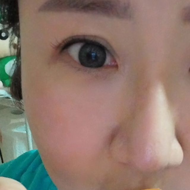 슬아슬아 on Instagram: "#협찬 
오랜만에 엽찬상품을 올리네요
이번 협찬제품은 [YDY뉴트리션] 파이토알엑스 라이버맥주효모 에요

전 맥주효모분말을 따로 구매해서 먹고 있기도한데요

맥주효모를 꾸준히먹는 이유는
아무래도 머리카락이 많이 빠지는듯해서
예바차원엉 먹기도하는데요

[YDY뉴트리션] 파이토알엑스 라이버맥주효모
이제품은 한스틱씩 개별포장 되어있고
환이로되어있어서 분말보다 확실히
먹기 아주 편하고 가지고 다니기에도
 편한것 같더라구요

요즘  기온이 떨어지고 계절적 변화가 
일어나다 보니 

모발이 푸석거리고 윤기도 없고 
끊어지고 빠지고 머리칼이 좋지 않은게 느껴지는것도있고 

샴푸를 할때면 평소보다 머리카락도 
더 많이 엉키고 빠지는거 같고 
추워져서 그런지 두피도 건조해지는 느낌이라

아무튼 뭔가 영양이 필요한 는낌이어서 맥주효모+비오틴이 같이 있는 제품을 알아볼까 생각중에 딱 좋은제품을 제품제공받게 되어서 꾸준히잘 섭취하면서 좋은점을 알게되었어요

한 포에 맥주효모가 3,000mg  함유되어 있고
1954년 설립된 맥주효모 발효 전문기업인 독일에 있는 Leiber (라이버)사의 맥주효모 사용하구요

라이버맥주효모는 한 포에 맥주효모 (3,000mg) + 비오틴 (1,120mcg)+판토텐산 400mcg 함유되어 있어서 함량 면에서 최고인듯 하더라구요

보통 맥주효모와 비오틴이 고함량이면 
피부 트러블 발생 부작용 걱정을 많이 하지만 
피부 상태 개선에 도움을 주는
판토텐산이 같이 함유되어 있어 
걱정없이 구매 가능하답니다

모발도피부도 다도움 줄수있는 제품이라 좋아요

먹는 시간이 따로 정해져 있진 않아서 
하루 중 가장 먹기 편한 시간대에 ㅋㅋ
아무때나 생각날때 ㅋㅋ챙겨먹으면되니 
진짜 먹기편해요 
여러분도 모발과 피부를 한번에 관리 해보세요

라이버맥주효모 구매처 링크 : https://bit.ly/48a2TWw

#광고#맥주효모비오틴#맥주효모먹는법#맥주효모영양제#맥주효모단백질#맥주효모효능"