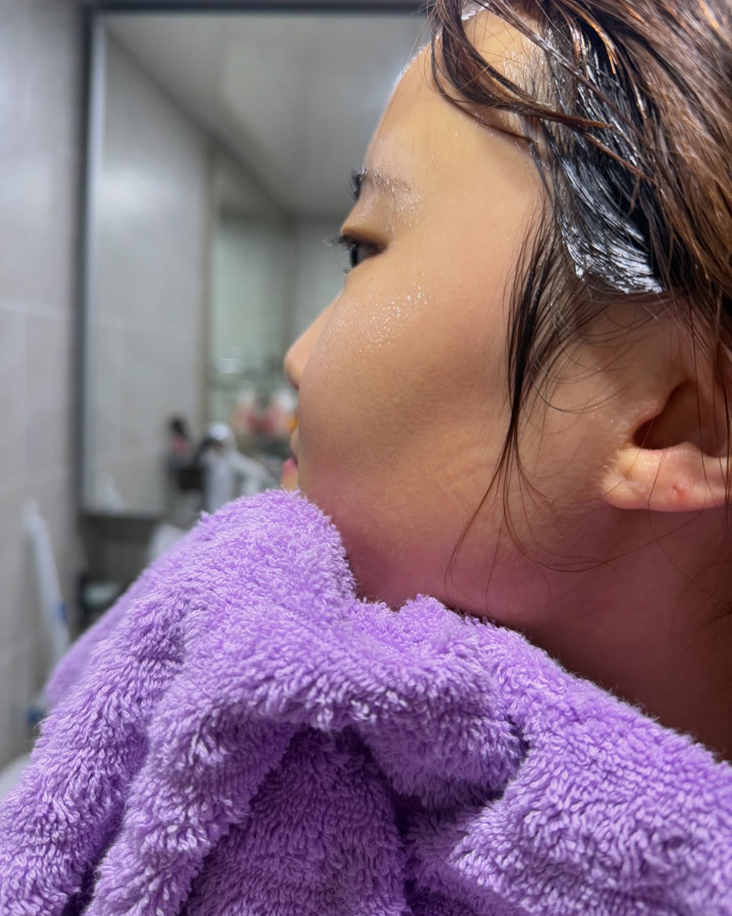 #협찬

스킨 밸런싱 센텔라 시카 제로 필링 젤은 아하, 바하, 파하 성분으로 인해 피부 표면의 노폐물과 각질제거, 피부의 수분손실을 막아 촉촉하고 모공 속 노폐물과 피지 제거와 더불어 깔끔한 각질 정리가 필요하고 화장이 들들 때, 병풀 추출물로 인해 피부 유수분 밸런스는 물론 티트리 오일 추출물로 인해 피부 질감 개선과 화사한 피부를 기대 할 수 있어요
스킨 밸런싱 센텔라 시카 제로 폼 클렌저는 티트리 성분으로 각질을 다스리고, 피부를 편안하게 해주며, 아하, 바하, 파하 성분으로 인해 피부 표면의 노폐물과 각질재거, 피부의 수분손실을 막아 촉촉하고 모공 속 노폐물과 피지 제거를 도와주며 순하지만 강력한 클린징으로 인해 데일리하게 세안 할 수 있어요
스킨 밸런싱 센텔라 시카 제로 클렌징 오일은 아하, 바하, 파하 성분으로 인해 피부 표면의 노폐물과 각질제거, 피부의 수분손실을 막아 촉촉하고 모공 속 노폐물과 피지 제거와 푸석한 피부 결로 고민이 되거나 각질과 블랙헤드, 화사한 피부로 가꾸고 싶을 때와 워터프루프, 헤비 메이크업까지 빈틈없이 세안하여 피부에 부담 없이 사용하며 매끈한 피부를 기대할 수 있어요

 #디어부 #DEARBOO #kbeauty #kbeautyreview #skincareroutine #koreanskincare #dailytoner #dailyskincare #skincaretalk #skincare #glowingskin #skincareproducts #healthyskin #Hyaluronic #hyaluronicacid #whitening #wrinkles #skintreatment #vita #hydration #skintreatment