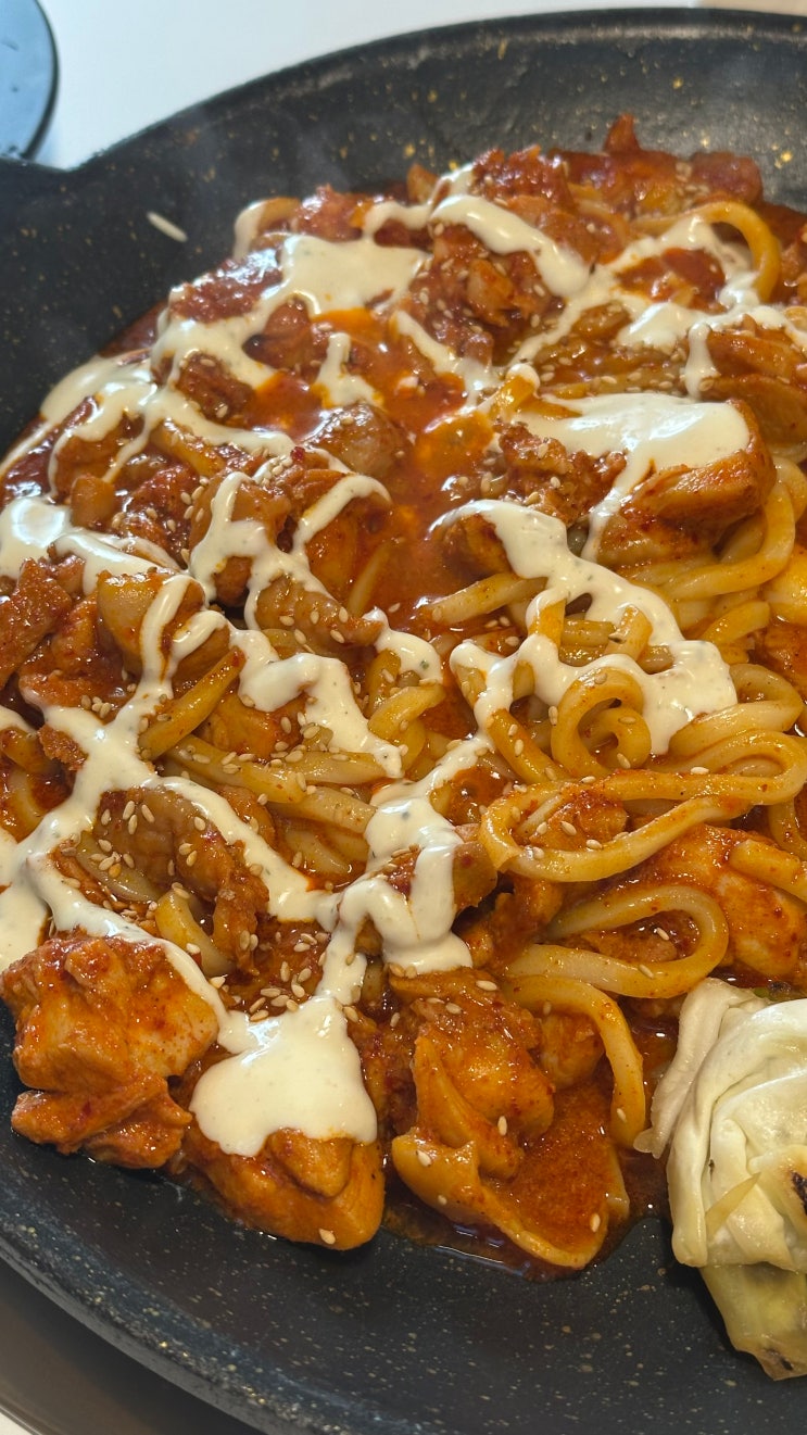 [홍대 가성비 맛집 : 닭갈비] 헬로팬 홍대점✿