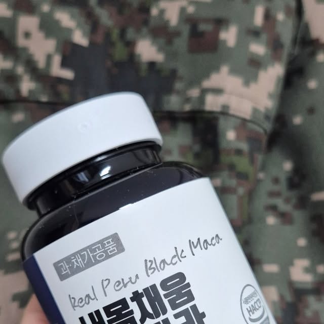 민이네❤️ on Instagram: "#협찬
🤍체험.협찬후기
"내몸채움 블랙마카2200"
- 블랙마카 2,200mg 고함량
- 흑마늘/야관문/L-아르기닌 등 부원료 함유
- 하루 2정으로 간편한 남성 활력 루틴

체험으로 받아본
내몸채움 블랙마카2200🤗
부대가서는 나라지키고
집에서는 육아하느냐고
쉴 시간없이 열심히 지내다보니
체력도 떨어지고 피곤해하는 신랑
하루 2알씩 챙겨주면서 건강챙겨주기💪

(폰카메라로 찍은 실제와 비슷한 사진입니다)
#협찬#체험#체험후기#리뷰#솔직하게리뷰
#광고#내몸채움
#내몸채움블랙마카 2200
#퓨어헬스케어#내몸가벼움
#내몸가벼움다이어트환#남성영양제
#블랙마카#내몸채움영양제"