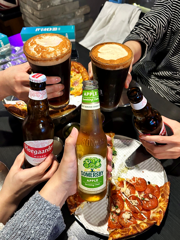 교대역 맛집 피자에 미치다 직접 연구하여 만든 다섯 가지 소스의 이색적인 피자