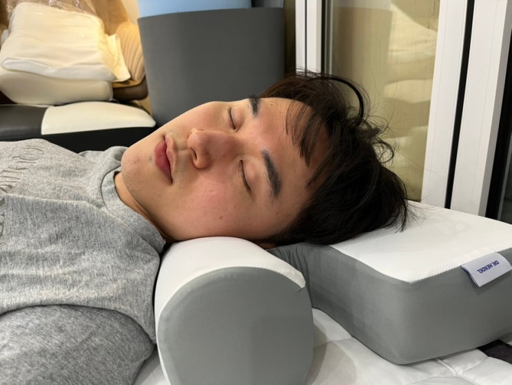 옆으로 누워도 귀가 편안한 선택, 닥터헨델 H-PILLOW 추천!