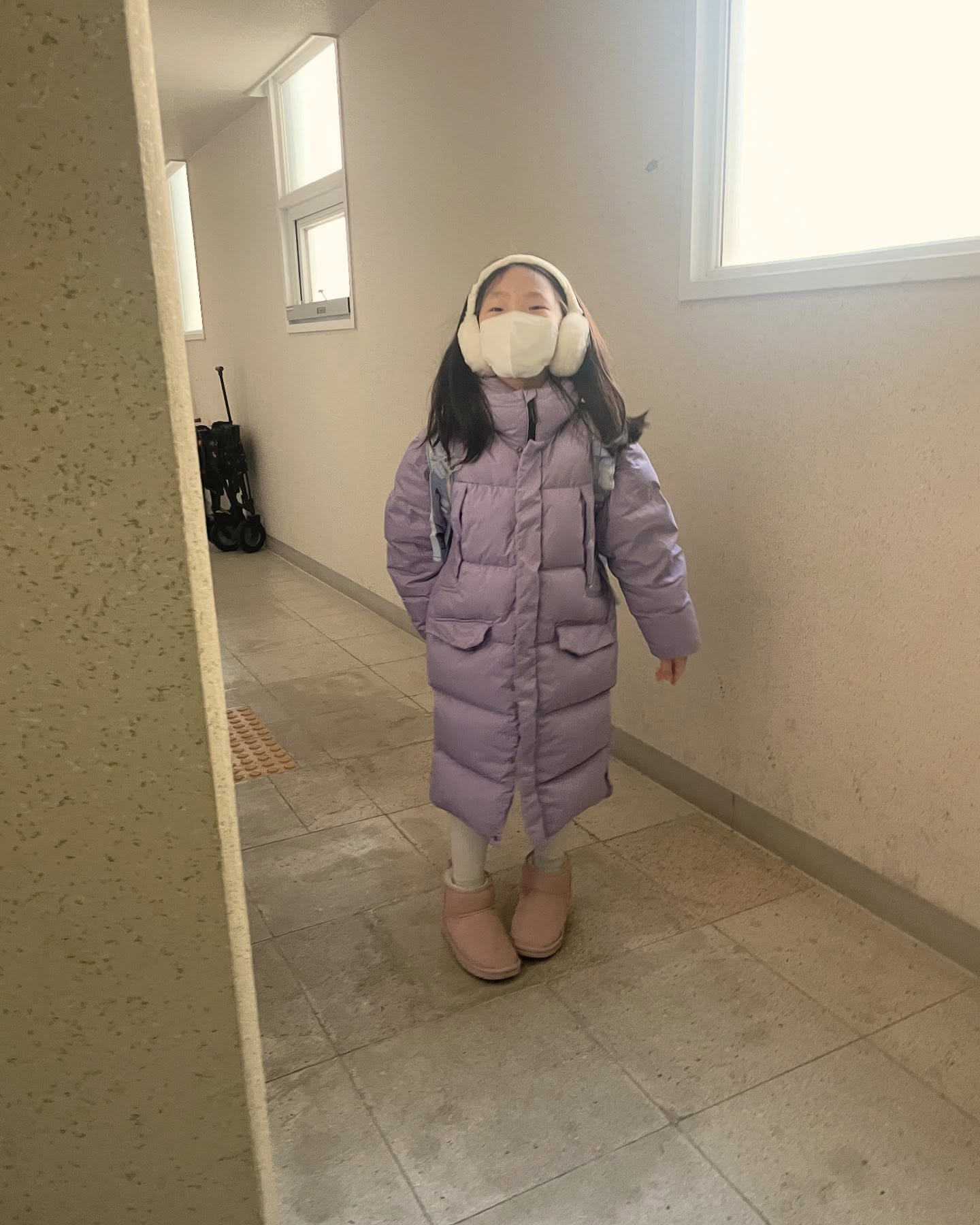 #한파#초딩#첫째#방학이다가온다

일주일 남은 겨울방학만 손꼽아 기다리는 너
기분 좋은 아침배웅을 끝내고 싶지 않은 나

이몽이란 이럴 때 쓰는 말인가.