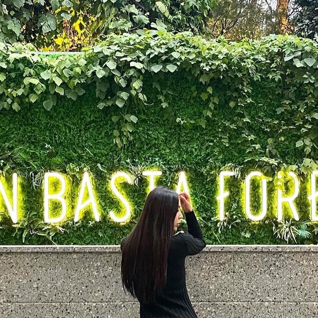 최혜경 Hamchorok CEO 😎🖤✨️ on Instagram: "#덴바스타포레스트 숲뷰가 예쁜곳🌿
.
.
.
.
.
#부산호텔 #부산호텔추천 #부산가족탕
#부산히노끼탕 #부산히노끼탕호 #부산감성호텔 #부산감성숙소 #부산카라반 #부산여행 #부산여행코스 #부산숙소 #부산숙소추천 #만덕 #히노끼탕 #감성숙소 #부산감성숙소 #예쁜숙소 #예쁜숙소추천 #숲뷰 #숲뷰숙소 #만덕숙소 #만덕맛집 #만덕카페 #부산핫플 #겨울여행 #겨울코디 #lb #fb #photography"