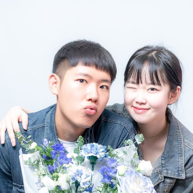 하은 on Instagram: "#광고

✨Photo mansion✨

비 오는 날 시원한 데이트 코스로 딱인 무인스튜디오
소품이 진짜 역대급으로 다양했는데 시간 순삭이라 반절도 못 활용했던...🤍
.
.
.
#포토맨션 #마곡셀프사진관 #셀프사진관 #마곡나루셀프사진관 #흑백셀프사진관 #강서구사진관"