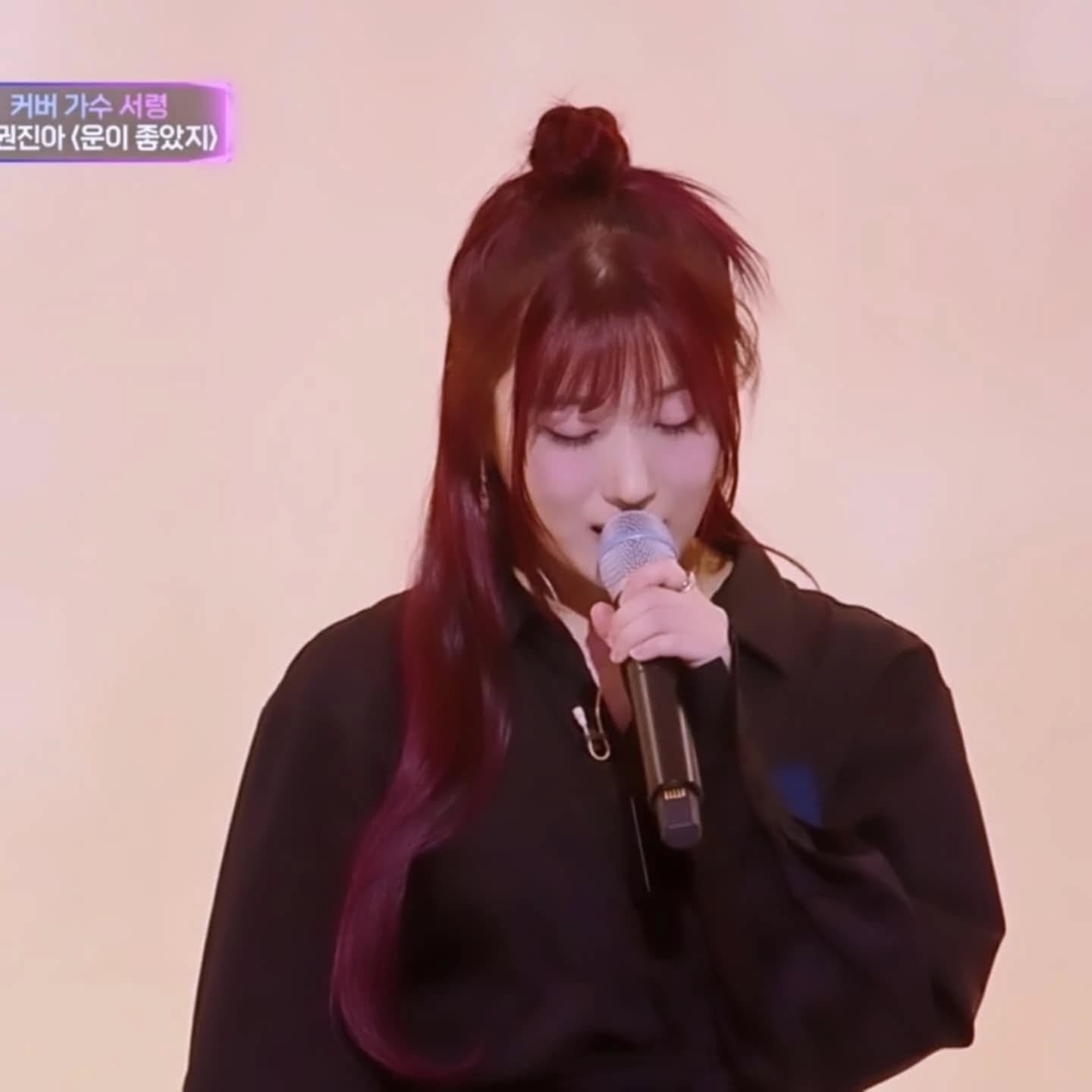 촬영 날 새벽, 살면서 처음으로 에어백이 터질 만큼 큰 교통사고를 당했었습니다. 준비부터 촬영 날까지 컨디션 난조를 비롯해 여러모로 다사다난했던 '언더커버'. 
결과는 비록 좋지 않았지만 진심을 다했고,
많은 것들을 느끼고 배울 수 있는 좋은 경험이 되었습니다.
앞으로 더 노력해서 자랑스러운 모습 보일 수 있는 가수가 되겠습니다 ❤️ 응원해 주신 많은 분들 정말 감사드립니다