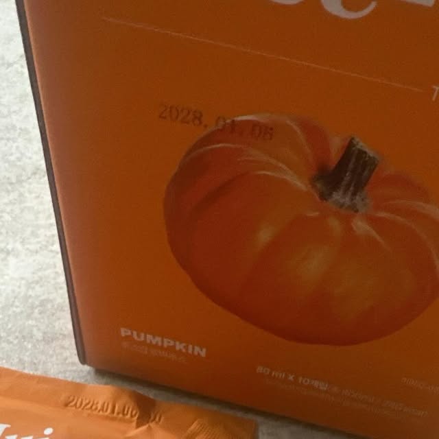 한경화 on Instagram: "#협찬

웨일즈 주스업 호박

주스 마시는거 같은 호박주스🧡
맛도 좋고~ 독일산 100% 유기농 호박이 원료인 주스!

원물 본연의 맛과 성분을 담아 거부감없는 수백번의 테스트를 통과한 국내&해외의 압도적 고품질 원료만을 취급!

꺼끌거리는 고형분을 최소화하는 기술을 가지고 있어, 누구나 부드럽게 섭취가능💚 올리브영에도 입점! 

무방부제/무합성착향료/무인공감미료/무색소/무점증제/무고과당콘시럽까지!

#주스업 #juiceup #올리브영 #올리브베러"