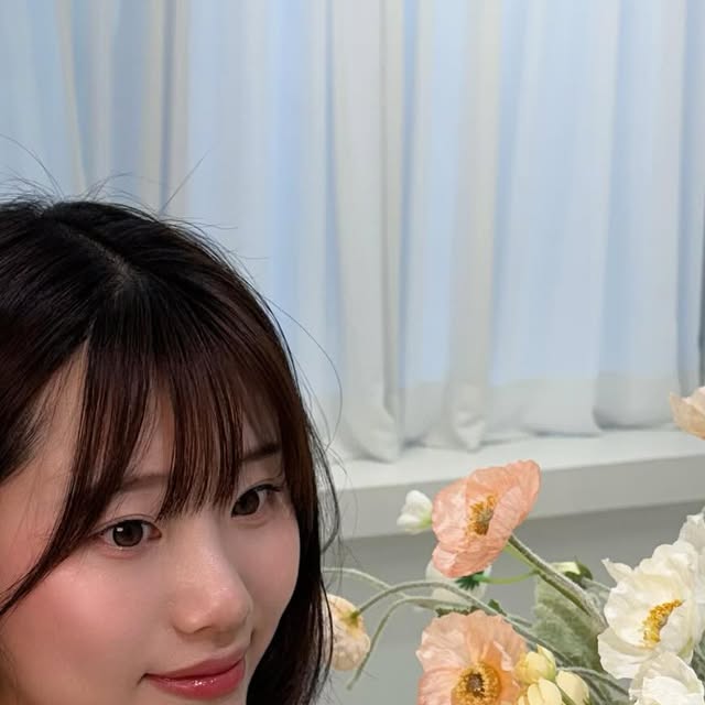유진 on Instagram: "#광고

A Fine Day라는 슬로건 아래 다양한 순간을 함께하는 주얼리를 선보이는 티르리르💎
티르리르에서 기존 티르리르와는 색다른 모습을 가지고 새롭게 리뉴얼 및 단독상품을 출시했다는 사실••!

저는 그 중에 블룸 님프 실버 목걸이를 받아보았어요✨

매끄럽데 꼬인 비대칭 리본 펜던트가 페미닌한 무드를 연출해주면서도 세련된 분위기를 주는 디자인이에요!
무신사 / 29CM에서도 만나보실 수 있으니 얼른 달려가세요오🪽

#티르리르 #무신사 #29CM #실버주얼리 #실버반지 #실버목걸이 #실버귀걸이 #실버 #악세사리"