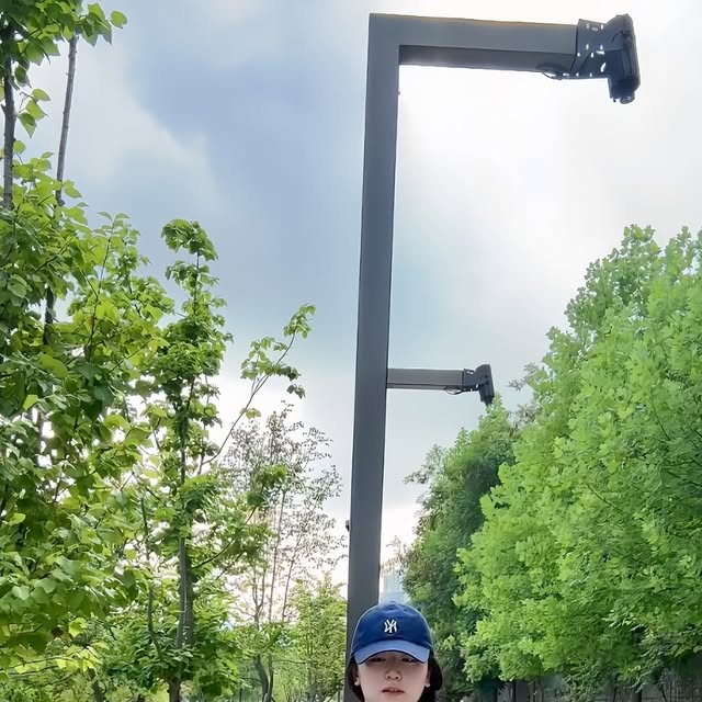 G.eun :: 문스타엄마 on Instagram: "#광고 

커피중독자가 소개하는 논카페인 커피 

가끔 디카페인하고플때 있잖아요 다들~ 
신선한 원두가 아닌 기름쩐내나는 원두로 볶은 커피를 마시면 이상하게 속이 더부룩함을 느끼고 에잇- 한동안 커피 안먹어야겠다~~~ 싶을때 내게 찾아온 오르조.! 아메리카노스럽기도하지.! 

🇮🇹 이탈리아산 유기농 보리를 로스팅한 오르조를 원료로 헤이즐넛향이 나는 커피맛음료(카페인은 0%)

📌 혈당상승억제, 배변활동에 도움주는 식이섬유 함유로 먹고나면 자연스레 해피아워 ⏰ 

⭐️카페인이 안 맞는데 식곤증있는 분, 
⭐️커피를 좋아하지만 특정약 복용분들, 
⭐️임산부라 카페인이 제한적인 분들에게 딱! 입니다욥

#오르조워터#논카페인#디카페인#임산부커피#보리커피#혈당관리#혈당관리음식#혈당관리식단#글루컷 #보리커피 #오르조보리커피 #오르조커피"