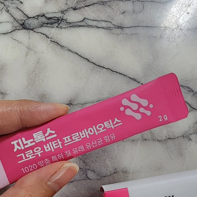 @zzo_e2 on Instagram: "#협찬 

#지노톡스
📍[프로바이오틱스]유산균 증식 및 유해균 억제.배변활동 원활, 장건 강에 도움을 줄수있음
📍[비타민D] 칼슘과 인이 흡수되고 이용되는데 필요. 뼈의 형성과 유 치에 필요. 골다공증발생 위험 감소에 도움을 줌
📍[아연] 정상적인 면역기능에 필요. 정상적인 세포분열에 필요
 
 
드디어 디데이 8일전!
그날을 위해서 꼬박꼬박 챙겨 먹고 있는 유산균♡
프로바이오틱스 10억 가득에 비타민D까지 있어 한번에 관리해요!
질유산균으로도 유명해서 출산후 관리까지 기대하고 있답니다!
 
 
 
 
#광고 #질유산균 #청소년질유산균 질유산균 질유래유산균 초경 유산균 생리유산균 생리질유산균 초경질유산균"