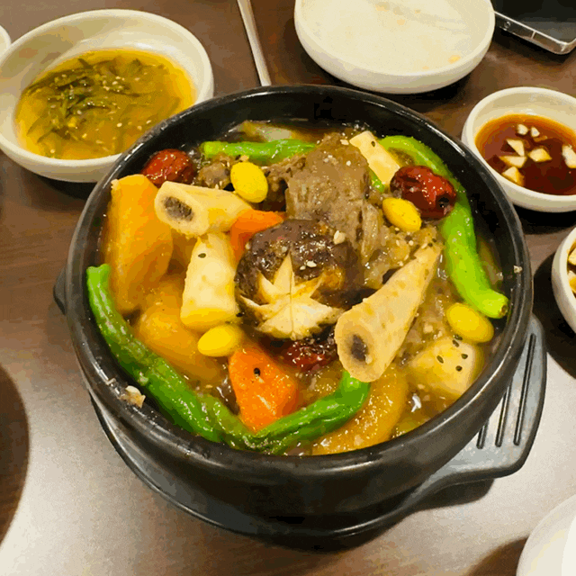 맛집_ 오늘이 잔칫날인 것처럼, 다양한 막걸리와 함께하는 잔치음식 마포 잔치회관