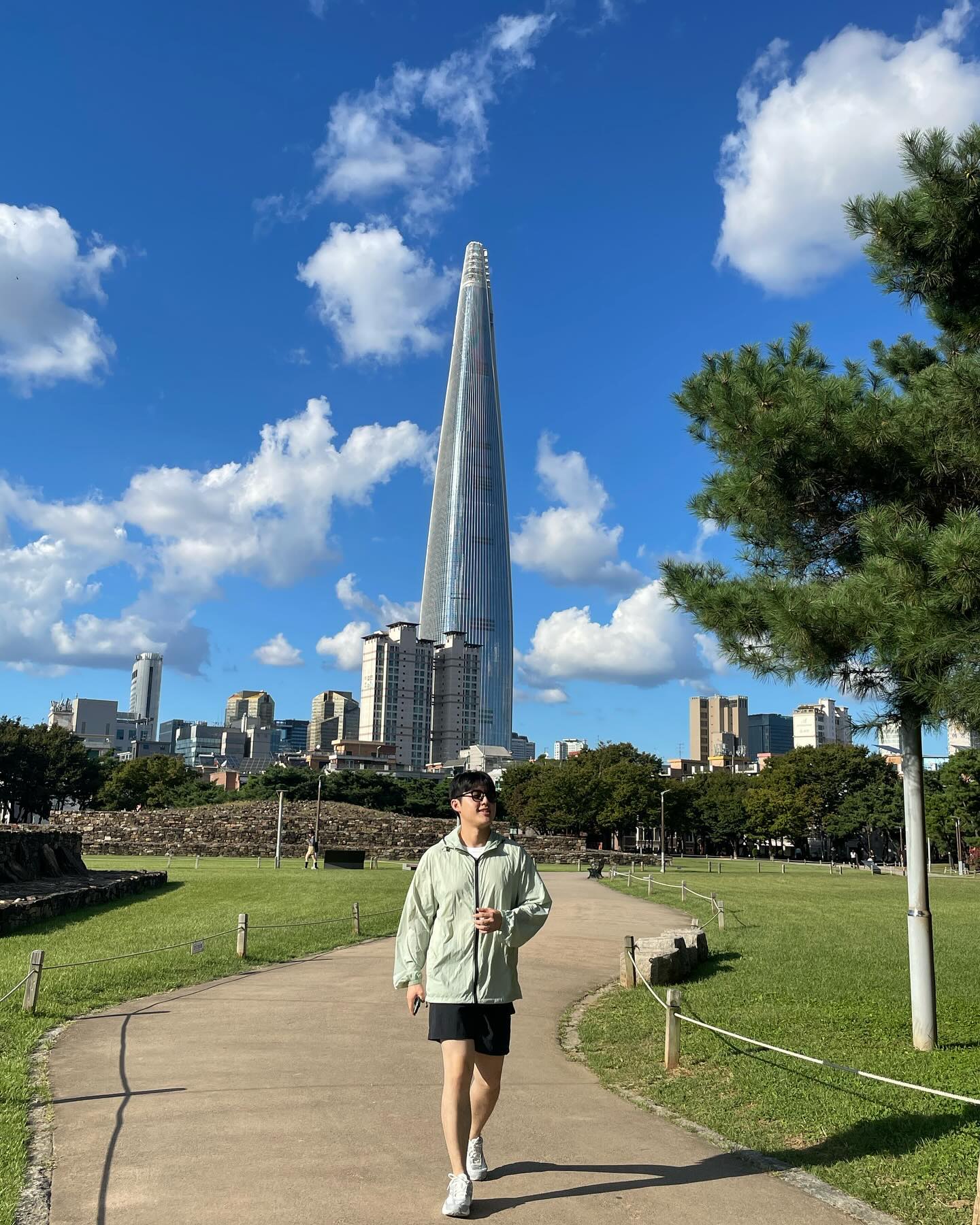 시그니처 가을 2차 이벤트로 윈드브레이커 제공해주셨습니다!
촬영: soyeonpf 
.
.
signature__official 
#촬영 #이벤트 #협찬 #시그니처 #가을 #signature