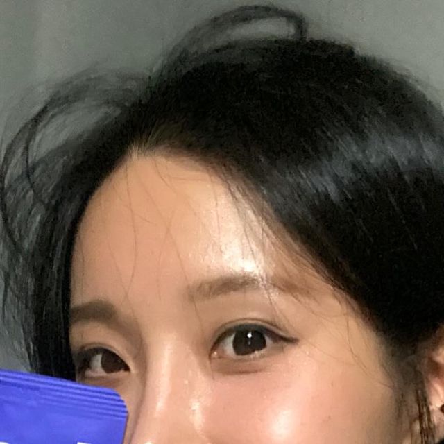 양선희 on Instagram: "#광고 #제품협찬 요즘 자기전에 마시고있는 루업나잇 꿀잠을 부탁해😴 (원료에 대한 설명입니다.) ✔️락투신: 상추에서 추출한 성분, 신경계를 안정시켜 숙면을 유도하