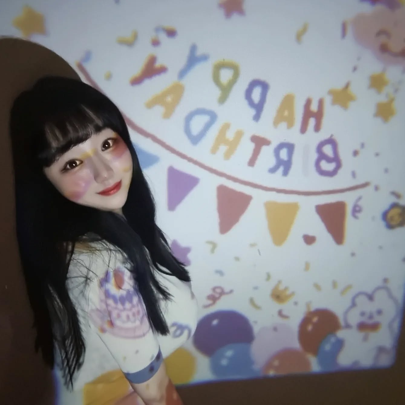 슈나언니가 왜 자꾸 사진 안올리냐고 서운하다는데 
본인이 찍어주고 만취해서 안보낸거 까먹은 바보 🤪 
사진도 만취 전 VS 만취 후 🍻 #셀카 #HBD