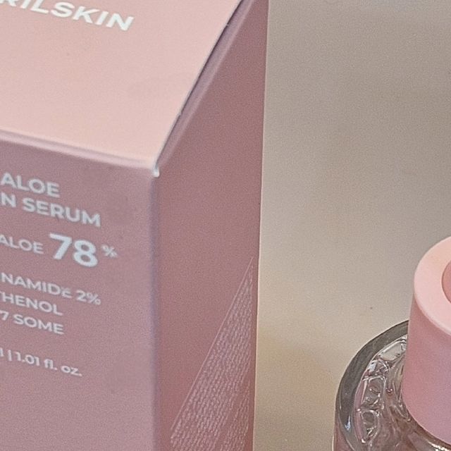 킹제히👑 on Instagram: "#광고 🩷 에이프릴스킨 핑크알로에 뮤신 흔적세럼🩷 에이프릴스킨에서 새롭게 출시한 '핑크알로에 뮤신 흔적세럼'을 젛은 기회로 소개해드리게 되었네요! 제가 제일