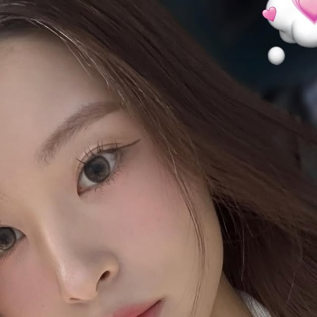 결 on Instagram: "#협찬
🦋메디큐브 PDRN 젤리 미스트 🌧
메디큐브 핑크 라인은 다써본 1인 ,,♥
제품력 넘 좋고 항상 신박한거 들고 오는 메디큐브 ♥
젤리 미스트로 흔들어서 써줘야하는 제품이에요
가까이서 분사하면 세럼으로 멀리서 분사하면 미스트로 쓸 수있어요
화잘먹 템 미스트로 추천 해요 ♥
#협찬 #메디큐브 #PDRN #올리브영 #올영추천템 #PDRN미스트 #젤리미스트 #미스트세럼"