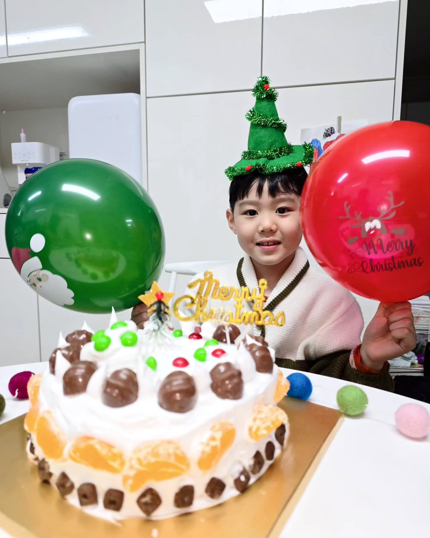⋆ 케이크 만들기🎂🎄

유치원 숙제쓰 완성✨
유치원 숙제=내 숙제....ㅎ
방학 겨우 이틀 지난거 시롸냐🥲

#6살아들