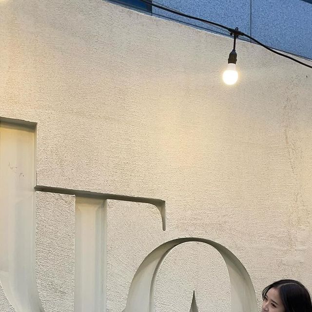 연 우 on Instagram: "#협찬  #셀렉티드닉스 
@selectednicks @sltdmlng 
완전 이쁜 강남역 루프탑 카페🫶

루프탑에서 보는 시티뷰 너무 이쁘다ㅜ
.
.
.
.
.
#강남역카페 #강남카페 #insta #instagood #instalike #instadaily #フォローバック#いいね返し#いいね返します 
#좋아요테러 #좋아요반사 
#좋아요테러 #좋반 #좋아요 #좋아요반사 #팔로우
#선팔하면맞팔 #선팔 #follow4like #fff #followforfollowback #likeforlikes 
#like4follow  #f4f  #ootd  #韩国人 ##美女 #04년생"