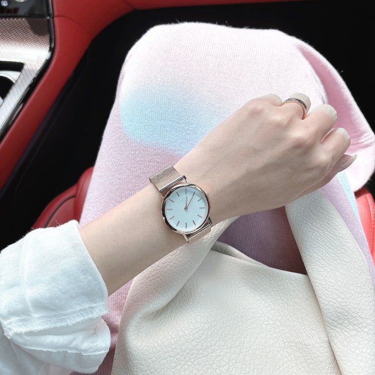 특별한 날 여자친구 선물 추천 무신사 인기템 '석와치스 시아르고 손목시계'