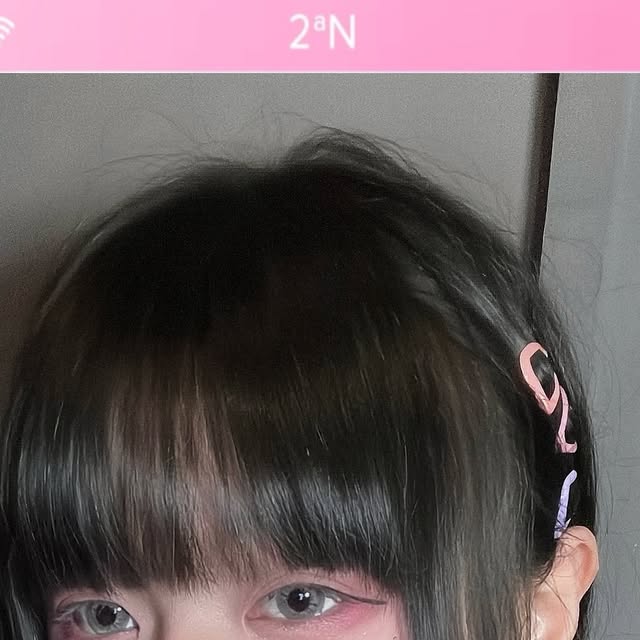 류혜니 on Instagram: "#광고 
2aN 🎀 For light & Bright  ⋰˚☆ 🎀

8월에도 여전히 색조 맛집 투에이엔
건조한 겨울을 지나오며 거칠어진 피부에도
투에이엔 하이라이터가 올라가면
글래시한 광 표현✨이건 못참지✨

이번에 처음 만나본 블러링 스틱_
뽀용하게 올라가는 수채화스러운 컬러 표현에
발그스레 자연스럽게 물들여
올 봄 사랑스러움은 다 내꺼🤭

🤍블러링 스틱 라인업🤍
02 코튼 피즈 : 사랑스러운 뉴트럴 핑크 컬러
03 베리 밀크 : 흰기 낭낭하게 뽀용한 쿨 핑크톤

🤍섀도우 팔레트 라인업🤍
10 피크닉 : 따듯한 라이트톤의 살구 팔레트
11 드리밍 : 핑크가 잘 어울리는 봄라이트 = 맑은 핑크
12 버블검 : 생기 팡팡 핑크 코랄 인간 튤립 팔레트

🤍듀얼 치크 라인업🤍
쥬시 피치 : 뉴트럴한 핑크 컬러
오렌지 플레어 : 귤러셔 그 자체

🤍퓨어 글래시 하이라이터 라인업🤍
YL01 레몬그라스 : 탁하지 않은 상큼한 레몬
GN01 라임밤 : 신비로운 오묘한 빛 청량한 라임
OR01 피치빔 : 싱그러운 무드의 살구빔
PK02 핑크벨 : 아이시한 쿨핑크빔
PK03 로라빔 : 오로라 홀로그램 빔
WH01 프로스티 : 맑고 깨끗하게 빛나는 화이트광

가루맛집 투에이엔 신상
🫒올리브영🫒에서 만나보세요

ℹ️메이크업 정보
Eye_ Pink Boom / DREAMCATCHER / BUBBLE GUM
Cheek _ COTTON FIZZ / BERRY MILK
Highlighter _ Frosty / Pinkbell

#투에이엔광고#투에이엔 #블루밍가든 #올영추천
#투에이엔블루밍가든 #인간살구 #인간튤립 #핑잘봄 #봄웜 #봄웜라 #봄메이크업 #귤러셔 #듀얼치크#2aN #베러미아이팔레트 #퓨어글래시하이라이터 #섀도우팔레트추천 #하이라이터추천
#블러셔추천 #웜톤블러셔 #웜톤 #쿨톤
#올영추천#봄웜#듀얼치크#하이라이터 #올영픽#올리브영추천템#올영필수템#러브버블컬렉션#롱웨어링파운데이션미니#컬러플레이듀얼라이너"