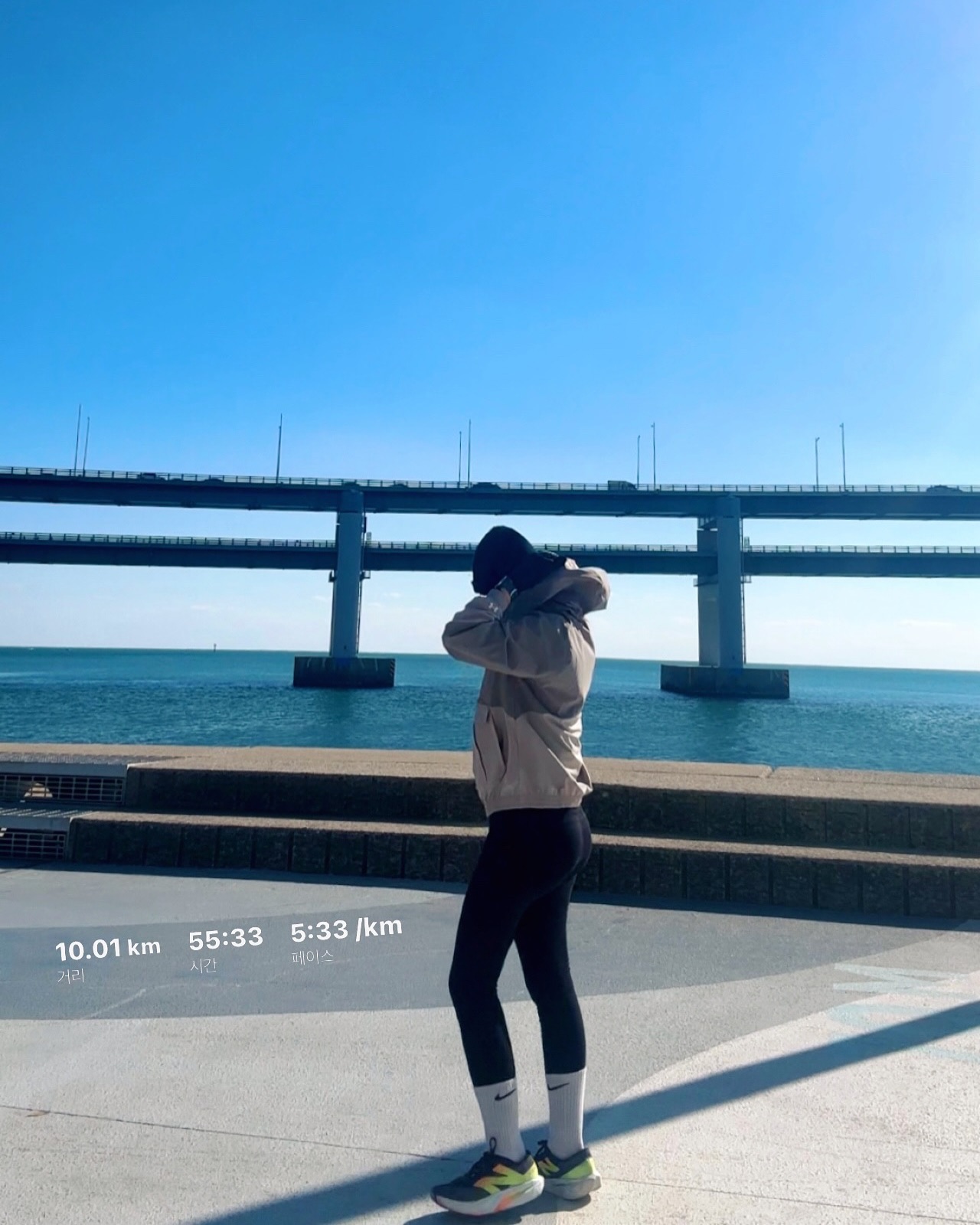 ️ 🏃🏻‍♀️조깅 (1/16)
👣 10.01K 
⏱️ 5'33" 

#마라톤 #마라톤대회 #마라톤준비 #마라톤연습 #마라톤훈련 #런닝 #러닝 #러닝스타그램 #달리기 #달리기그램 #조깅 #모닝런 #우중런 #트랙런 #야간런 #템포런 #인터벌 #인터벌러닝 #지속주 #지속주훈련 #질주 #런말정산 #런말결산 #오런완 #오운완 #가민 #가민워치 #나이키런 #나이키런클럽