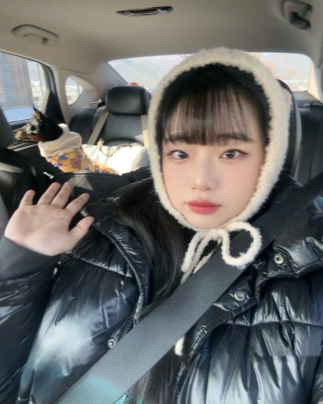 코코랑 커플룩 느낌을 내려는 나의 집착
어떻게든 같이 사진 찍으려는 나의 집착
최코코가 이렇게 귀여운데 내가 무슨 힘이 있나~🫠