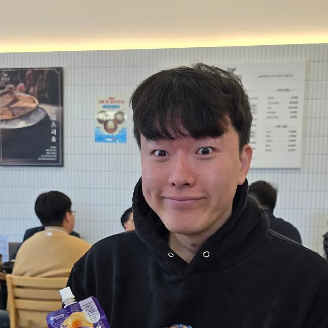 차차 먹방 일상 on Instagram: "#광고 아침에 일어나면 바로 챙겨야 하는것 1위

맨날 먹방으로 묵직한 아랫배를
싸악 챙겨주는 푸룬푸루룬 

새콤달콤 맛도 좋아서 챙기기 좋고
패키지도 들고다니기 좋아서
언제든 어디서든 좋은 요녀석

선물용으로도 딱 좋을듯 ❤️

#맥널티바이오 #가볍게비우는푸룬푸루룬 #푸룬푸루룬 
#푸룬주스 #푸룬 #식이섬유많은음식 #푸른주스 #푸룬주스효과
#섬유질많은음식 #푸룬건자두 #쾌변 #변비에좋은과일 #서양자두 
#푸른주스효과"