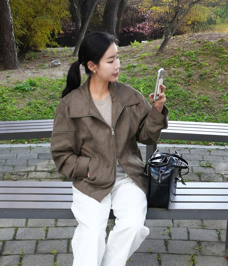 여자 블루종 카키컬러 스웨이드 가을 자켓 코디 간절기아우터