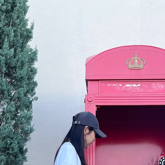 ‎예한, 하율,  ᡣ𐭩‎ on Instagram: "베이직한형태의 와이드핏에 허리밴딩으로 생활할때나 육아할때 진짜실용성 최고인 바지 👍🏻

이제여름이라 더운데 바람솔솔통하고 가벼워서 
어제 27도 같은 한여름날씨에도 착용할수있어서 너무좋았던 :) 

🩷

#광고#아이러니포르노#아이러니포르노화이트라인#IRONYPORNO#IRONYPORNOWHITELINE#워터프루프#바지#하의#와이드밴딩#밴딩팬츠#PANTS#windbreaker"