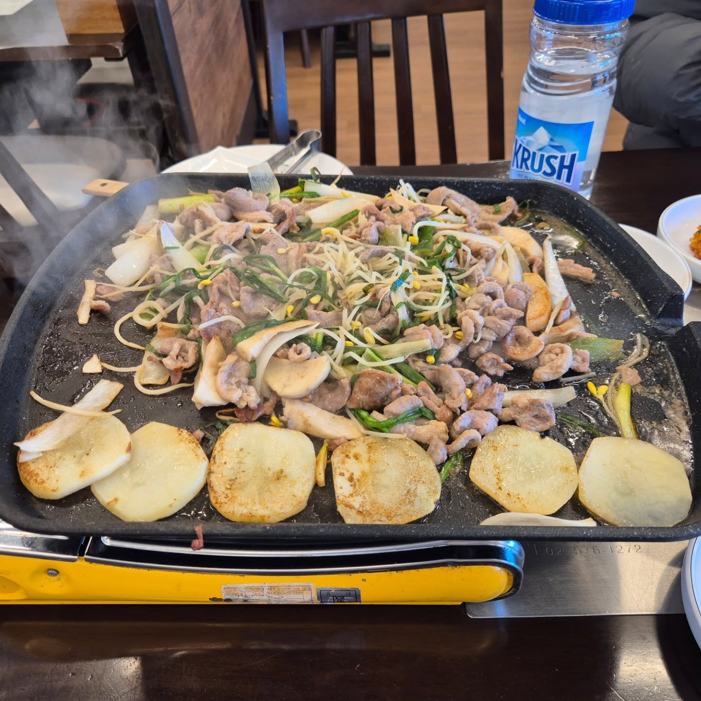 #광고#협찬

파주 아울렛 근처 심학산
맛집 찾는다면 바로
'청산명가'랍니다~

파주 아울렛 근처 맛집
찾다 방문해보았는데
반찬 가짓수도 많고
매일 아침 만드시는 두부는
고소하니 속 편하구요!

오리 주물럭도 잡내없이
신선해서 맛있게 먹고왔어요☺️

#파주맛집 #파주심학산맛집 #파주아울렛맛집 #파주아울렛근처맛집 #청산명가 #파주두부맛집 #파주손두부맛집