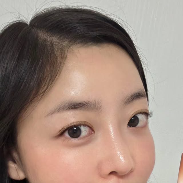 김수진 on Instagram: "#광고 올영에서 신상 잔뜩 질렀어요!
2aN 러브버블컬렉션이 떴어요🩷🩵

이번 컬렉션은 쿨톤도 웜톤도 다 받는
러블리한 핑크템들이 왕창 나왔답니다😆
러브버블 컬렉션으로 누구나 러블리한 무드 가능!

🩷러브 버블 컬렉션 리스트🩷
✔️글레이즈 바운싱 틴트 (미니틴트 증정)
인간복숭아립 15호 피치버블 
여리핑크립 16호 슈가버블
✔️배러 미 아이 팔레트 (아이프라이머 증정)
코랄에 핑크 한 방울 16 버블캔디
✔️ 듀얼 치크 (타투스티커&헤어핀 증정)
아이시한 퓨어핑크 16 핑크 텐션
통통튀는 뽀용핑크 17 버블 하트
✔️퓨어 글래시 하이라이터
웜쿨 모두를 위한  IV01 슈가 베일

증정도 대박‼️ 놓치면 후회하는 구성이라구욧
다들 투에이엔 이번 컬렉션 경험해보아요💕

#올영픽 #올리브영추천템 #올영필수템 #러브버블컬렉션 #롱웨어링파운데이션미니 #컬러플레이듀얼라이너"