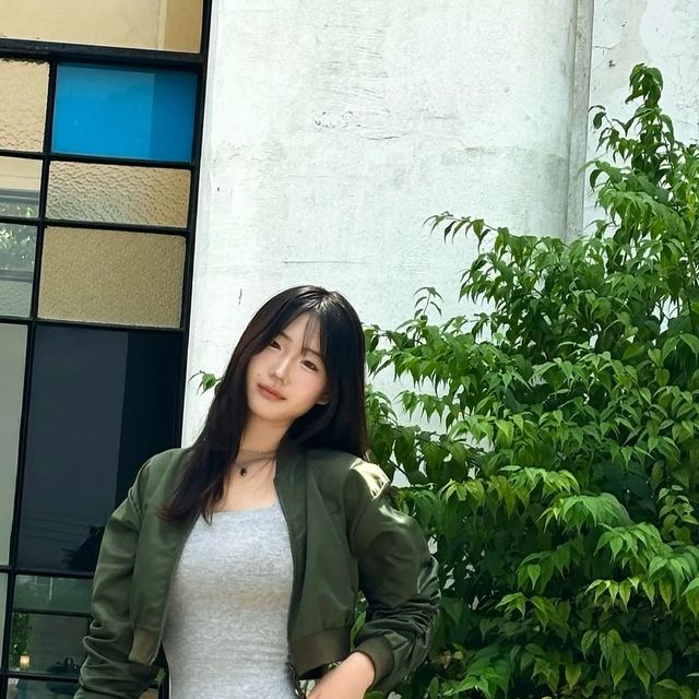 수정 on Instagram: "#광고 @standarderror_official 
랜만에 게시물 🌿

👖 [87-STAN039 캣샌드 워싱 와이드 카고 데님팬츠]

허리부터 밑단까지 자연스럽게 떨어지는 와이드한 핏의 카고 데님 팬츠로 아웃포켓이 생각보다 넉넉해서 실용성도 좋고 워싱이 정말 예쁜 제품입니당🌀

#스탠다드에러 #STANDARDERROR #남여공용팬츠 #데님 #데님팬츠 #팬츠 #바지 #카고바지 #워싱팬츠 #와이드팬츠 #데일리룩 #바지추천 #스탠다드에러x텍토리 #패션코디 #데님코디 #패션계정맞팔 #제품협찬 #패션소통"