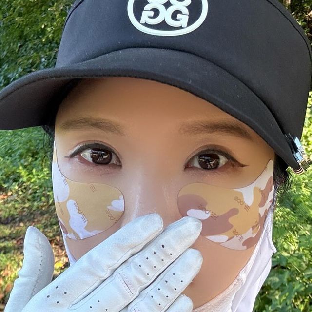 옞니 🍭 on Instagram: "#광고 뛰어난 탄성감과 텐션컷팅이 피부에 들뜸없이 밀착되는 PLAN 36.5 썬패치! 닿는 순간 급속쿨링효과에 기미,잡티 out! 유해자외선 99%차단 원단 눈및과 볼을 폭넓게 감