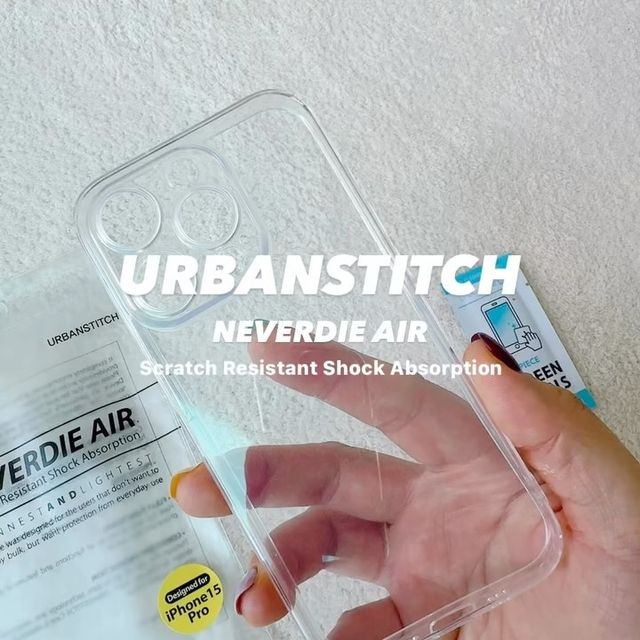 @jo_kyungeun on Instagram: "#광고 @urbanstitch_korea
⠀
어반스티치_네버다이에어 투명 슬림 케이스🌿
⠀
핸드폰 케이스 성애자 지온맘
귀여운 거 예쁜 거 좋아하는 40짤이라
이것저것 자주 바꾸는 걸 좋아하는데요😅😅
⠀
요즘은 투명 케이스로
끼운 듯 안 끼운 듯 슬림한 게 편하고 좋아서
어반 스티치 네버다이에어 케이스를 사용하고 있어요❤️
⠀
근데 투명 케이스 단점이
금방 변색되기 때문에 자주 바꿔줘야 하더라고요..
변색을 잘 못 견디는 편😱
⠀
어반 스티치 네버다이에어 케이스는
TPU 소재로 만들어져 변색 위험이 덜하다고 해요☝🏻 
깔끔한 슬림형 에어쿠션과 미끄럼 방지 사이드 그립이 있어 디자인적인 디테일도 놓치지 않으면서 편리함까지 더한 어반 스티치 네버다이에어 케이스 
두께 0.8mm 무게 17g 으로 확실히 그립감이 편해서
들고 다니기에 너무 가볍고 좋아요👍🏻
⠀ 아이폰에 대한 탁월한 보호 기능을 제공하여 긁힘, 돌출된 카메라는 물론 낙하 및 일상적인 마모로부터 안전하고
또한 내구성과 충격 흡수 기능을 제공하는 고품질 소재로 만들어져 소중한 나의 아이폰을 보호할 수 있어요😏
⠀
저처럼 덜렁 거리며
핸드폰을 자주 떨어트리는
아이폰 사용자들께 강력 추천드립니다🤪🤪
⠀
아! 투명 케이스라
뒤에 사진을 넣고 다녀도
너모 이쁘답니다? 😍
⠀
⠀
⠀
⠀
⠀
⠀
⠀
⠀
#어반스티치 #아이폰투명케이스 #투명케이스
#슬림핏 #애플케이스 #애플투명케이스 #에어쿠션
#젤리케이스 #투명슬림핏 #투명에어케이스
#투명케이스 #투명폰케이스 #폰케이스
#생폰케이스 #생폰느낌 #핸드폰케이스
#아이폰케이스추천 #아이폰추천케이스
#아이폰카메라보호케이스 #네버다이에어
#케이스추천 #투명케이스추천 #케이스맛집
#폰케이스맛집 #아이폰케이스맛집 #협찬 #광고"