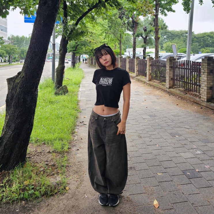 [무신사]스탠다드에러의 벌룬핏 워싱 와이드 데님팬츠 빈티지 블랙 입어보기