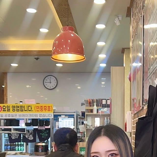 지 현 ᴊɪ ʜʏᴜɴ on Instagram: "#협찬 짬뽕 양 실화냐구우우😲 먹어도 먹어도 양이 줄지를 않앜ㅋㅋㅋ 건더기도 완전 푸짐🥹 평소에 짬뽕 먹으면 면이 항상 부족했는데 면 남긴적 처음...😲