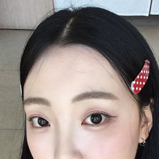 유빈 on Instagram: "#광고 와 함께한 속초 ✌🏻✌🏻

✨투에이엔 퓨어 글래시 하이라이터
여러번 쌓여도 뭉침 걱정 없고 매끈하게 밀착되어서 반짝이 조아하는 사람이라면 대만족 🤍

✨투에이엔 듀얼치크
부드러운 텍스처로 블러링 한 듯 매끈하게 발리며 다채로운 무드를 연출할 수 있는 수채화 발색 🤍

✨롱웨어링 파운데이션 미니
맑고 가벼운 발림성으로 쫀쫀하게 밀착되어 실키하고 매끈한 피부 유지 🤍

#올영픽#올리브영추천템#올영필수템#러브버블컬렉션#롱웨어링파운데이션미니#컬러플레이듀얼라이너"