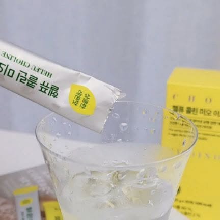 규리플 on Instagram: "#광고 #생리 전마다 예민해지고 속도 더부룩하고, 
짜증도 이유 없이 확 올라오던 저…
그래서 요즘 시작한 헬퓨 콜린 미오 이노시톨 4000🍋
사실 반신반의하면서 먹기 시작했는데,
이번 생리주기 때 기분 기복도 훨씬 줄고,
배도 덜 붓고, 무엇보다 몸이 한결 가볍고 차분해진 느낌이에요.

✔️ 100% 비건 인증 + NON-GMO라 성분 걱정 없이 안심되고
✔️ 미오이노시톨 4,000mg이 들어 있어서
여성호르몬 균형을 잡아주는 데 탁월하다고 해요.
거기에 주석산수소콜린 100mg,
레몬추출 엽산, 그리고 비타민 B군 6종까지 한 포에 꽉 들어있어요.

맛도 레몬맛이라 거부감 없고,
**하루 한 포면 끝!**이라 루틴으로 챙기기도 너무 간편해서
출근길에도 쏙쏙 챙겨 먹고 있어요.
인공첨가물, 착향료, 부형제도 없다는 점도 
정말 마음에 들어요 🙌

생리통이나 생리 전 불편함, 생리불순 등 겪고 있다면
진심으로 추천해요.
몸이 편안해지니까 마음도 덜 예민해져서 삶의 질이 
확실히 달라져요.

#광고 #헬퓨 #이노시톨효능 #미오이노시톨 #콜린이노시톨 #비건이노시톨
#이노시톨추천 #이노시톨4000 #임산부이노시톨 #생리주기영양제 #생리통영양제"