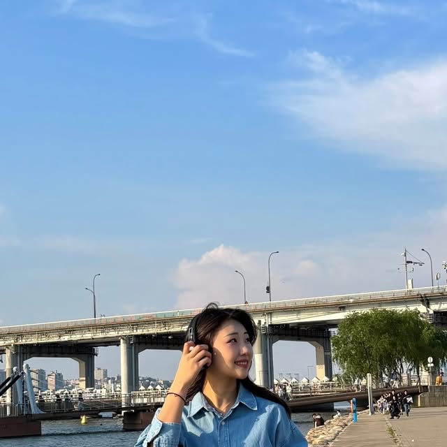 ᴊᴇɴɴᴀ | ᴍᴏᴅᴇʟ | ᴛʀᴀᴠᴇʟ ʏᴏᴜᴛᴜʙᴇʀ on Instagram: "#협찬 이 날 날씨 진짜 환상적이어따☀️ . . #스탠다드에러 #STANDARDERROR #남여공용팬츠 #데님 #데님팬츠 #팬츠 #바지 #와이드