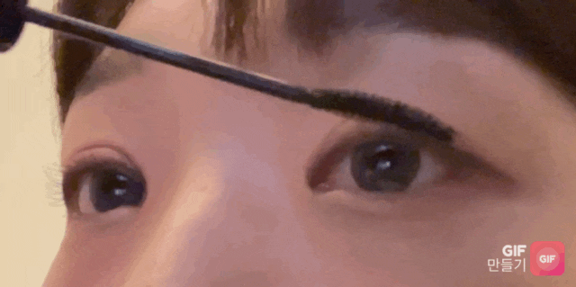 번지지않는 마스카라 추천 블랑디바 컬 부스터 마스카라 하루종일 또렷한 눈매 완성입니다!