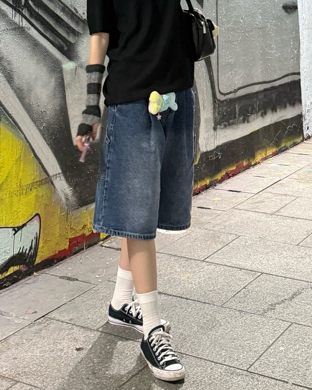 엔시티위시 코어 위즈니의 스탠다드에러 버뮤다팬츠 여자 코디해보기