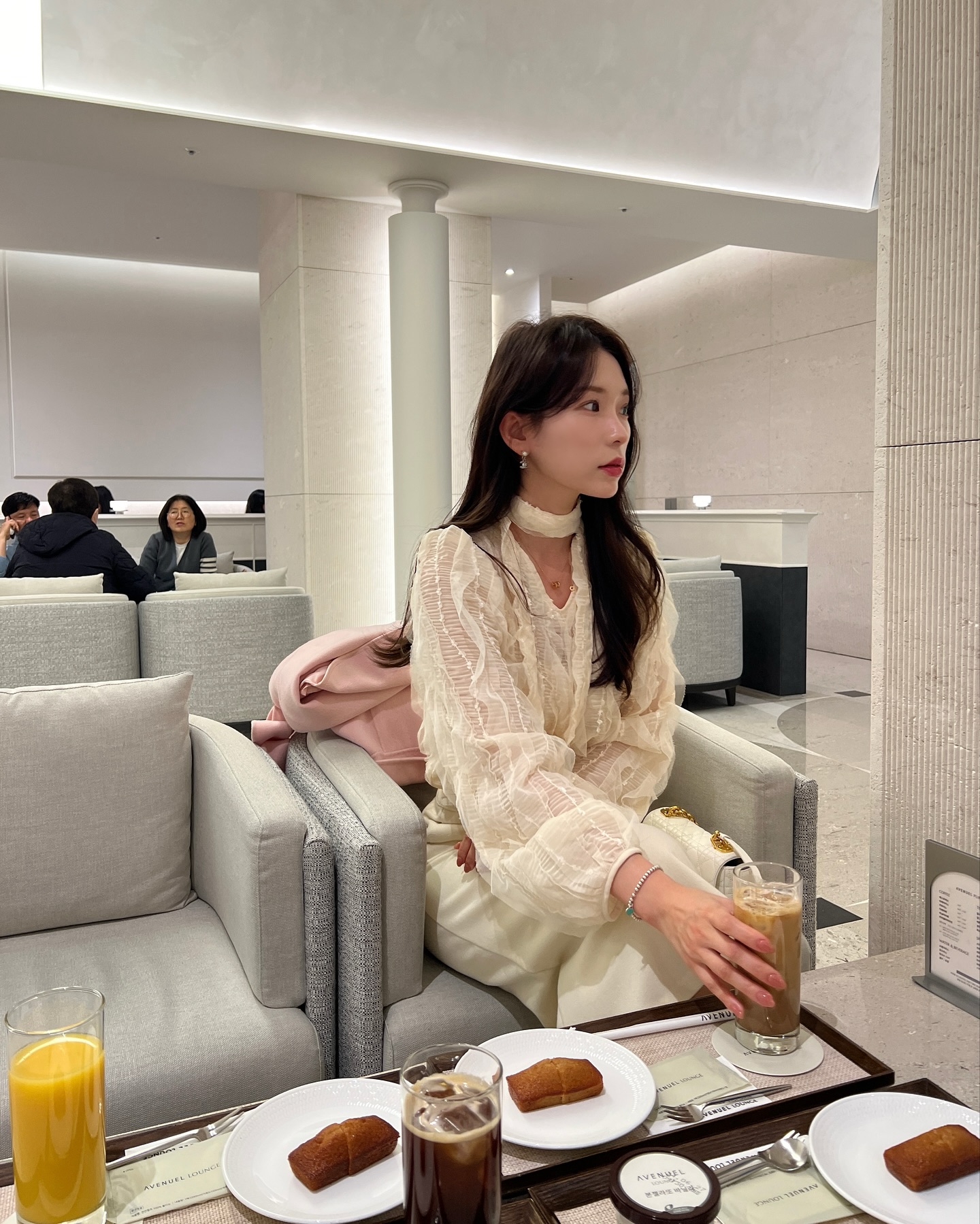다들 감기 조심하세효,, 저는 독감인지 뭔지🥹
주말에 안춥다고 얇게 입었다가 득템한듯?
오늘 내일만 버티면 연휴니껜 가보자고💸💸
