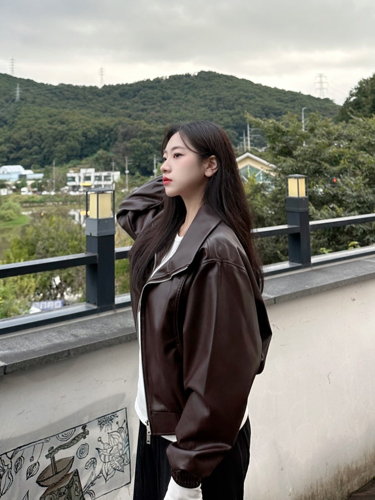 [가을 여자 가죽자켓 추천] 비바브라운 커브드 숏 레더 자켓 브라운