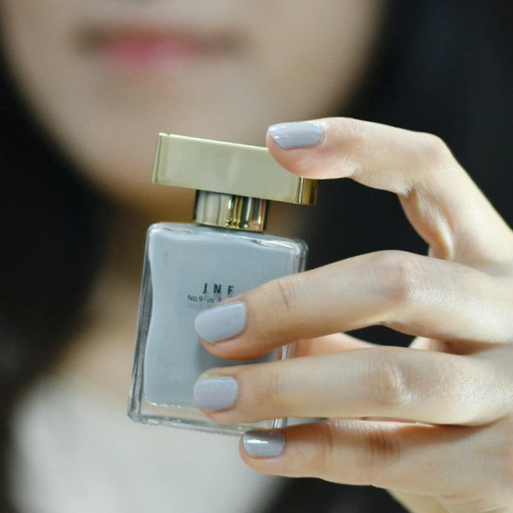 트렌드쇼퍼 허영지가 추천하는 제이앤에프 수성 매니큐어