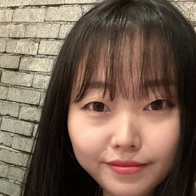 지은🌸 | 국내여행 • 핫플 • 카페 on Instagram: "#협찬

🏷 파이토알엑스 - 이뮨 빌베리

블루베리와 비슷하게 생겼으며 항산화 기능이 뛰어난 빌베리!
빌베리는 노화 방지 및 만성 질환 예방에 도움이 되며, 특히 눈 건강에 좋은 영향을 미치는 것으로 알려져있어요~
이렇게 좋은 빌베리가 파이토알엑스에는 한 포당 빌베리추출물 함량이 100mg 가 함유되어 있어 하루에 한 포로 충분하게 눈 건강 관리를 할 수 있어요~
또한 면역 강화에 도움이 되는 저분자 베타글루칸 성분이 한 포 200mg 함유되어 눈 건강과 함께 면역 건강도 한 포에 챙길 수 있어요!
그리고 블루베리추출물도 함유되어 있어 새콤하고 달달한 맛있는 맛이 나서 그냥 입에 털어먹어도 맛있고 물에 타 먹어도 맛있어요~
노화 방지도 하며 눈 건강도 챙길 수 있는 이뮨 빌베리 챙겨보세요!

🛒 http://bit.ly/3NFJ0NF 

#빌베리효능 #빌베리영양제추천 #빌베리파우더 #약들약빌베리 #이뮨빌베리 #빌베리루테인"
