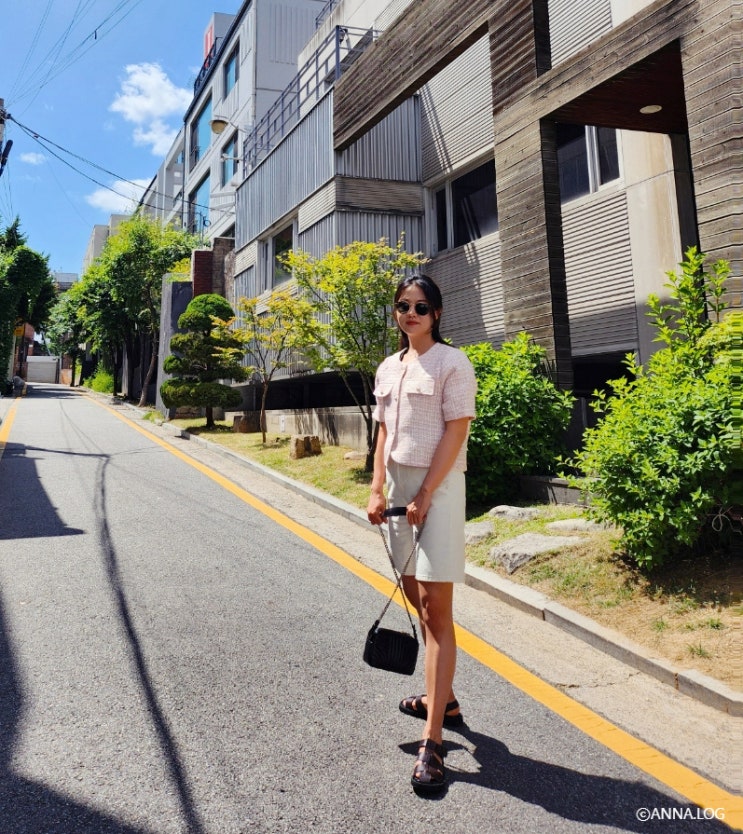 여자 반바지 코디 비바브라운 노멀 워싱 데님 하프팬츠 봄 여름 데일리룩
