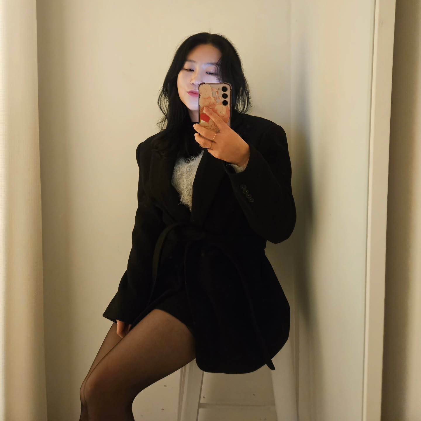 알 수 없는 인생에 모든 키는 내가 쥐고 있다는 것 잊지 말기!
뭐든 생각하기 나름 :)

불평과 결핍을 부풀리지 않고 
나를 힘들게 하는것들은 버리고
그자리에 있어주는 사람에게 감사하고
주어진 소중함에 또 감사하며
무탈한 하루에 감사하며
별일 없이 지나가는 하루에 다시 감사하자
슈가🤍

#일상기록 #나를위해살기 #셀스타그램 #39.1세 #미슈기스타그램
