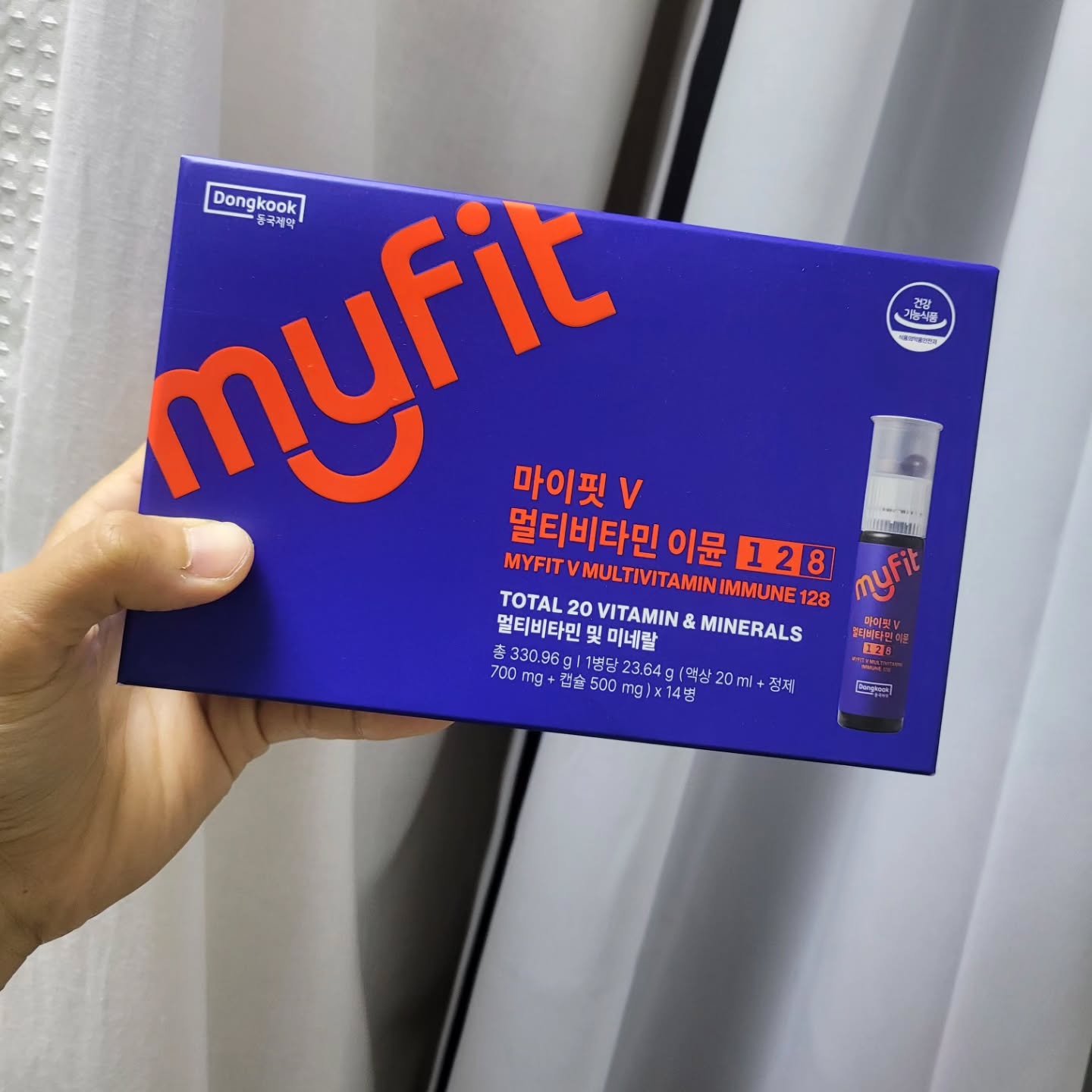 나 동국제약 이벤트에서 경품 당첨됐다🎉🎉🎉
이미 먹어본 경험 있는 제품이라 더 사려고 했었는데,
경품이라니 완전 럭키비키 쩔었자나?

달다구리한 오렌지맛 나는 것도 좋고
먹으면 확실히 컨디션 살아났었는데
완전 개이득!! 신난다 진짜ㅋㅋㅋ!

마이핏V 먹고
일요일 시합 다 뿌시고 온다.
고마워여 동국제약, 믿고 먹을게여!!

#동국제약 #이지스마트 #숙취해소제